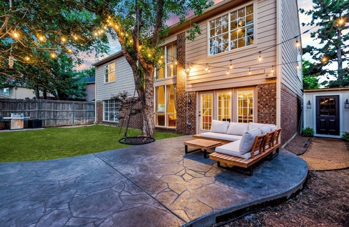 Grand Prairie House | Luxury, Spacious, Newly refurbed Entire House in Prime Location - DFW Metroplex!