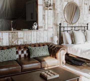 Cuddesdon House | Luxury Star Gazing Dome 2 JUPITER with cozy log burner
