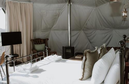 Cuddesdon House | Luxury Star Gazing Dome 2 JUPITER with cozy log burner