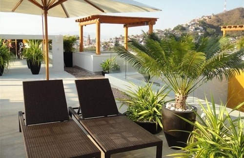 Emiliano Zapata Apartment | Luxury Studio in Heart of Romantic Zone Fun!