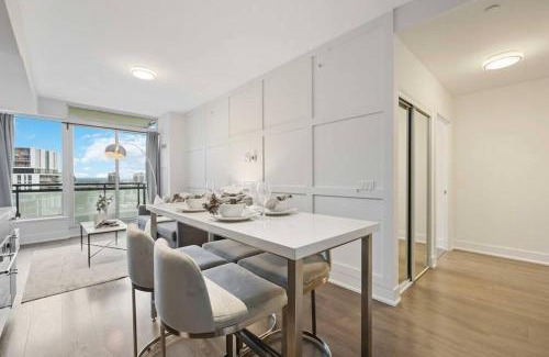 Markham Apartment | Luxury Suite in DT Markham Core