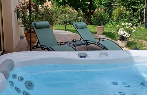 Bligny sur Ouche Apartment | Luxury suite with private Spa and Sauna