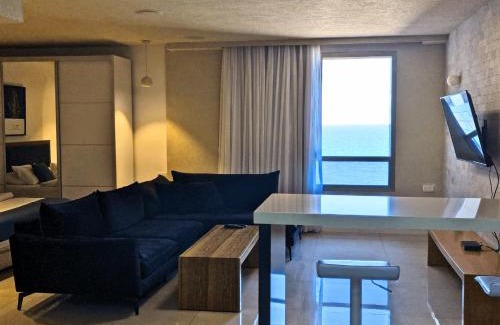 Haifa Apartment | Luxury Suite with Jacuzzi on the beach by Almog Beach Haifa