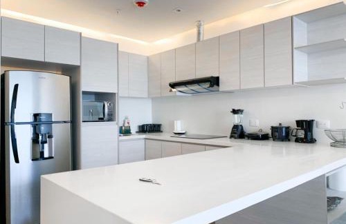 Simon Bolivar Apartment | Luxury Suites frente mall del sol a pocos minutos del aeropuerto y terminal terrestre