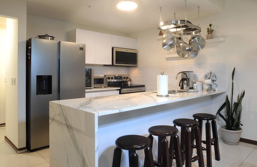 San Jose Condo | Luxury Top Floor PH w/Pool, Gym and Rooftop Patio