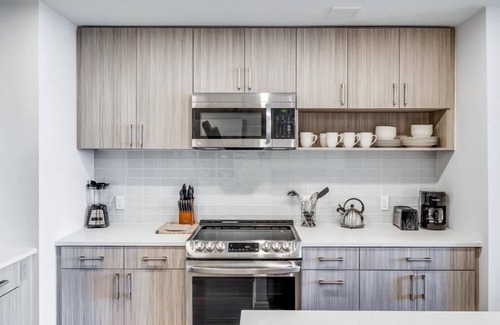 Crystal City Apartment | Luxury Two Bedroom Apartment with Balcony | Crystal City Arlington VA | by GLS