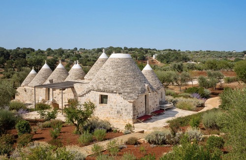Ostuni Villa | Luxury villa 400 m2 Apulia pool & trulli (Ostuni) 16 pers. 8 bedrooms & 8 bathrooms