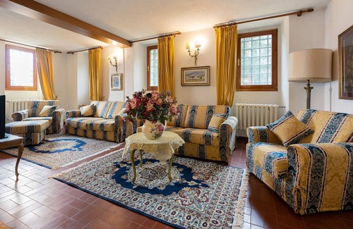 Croce a Uzzo Villa | Luxury villa,Air/cond,Private Pool,Tuscan Hills b/w Florence&Pisa sleeps 14/15