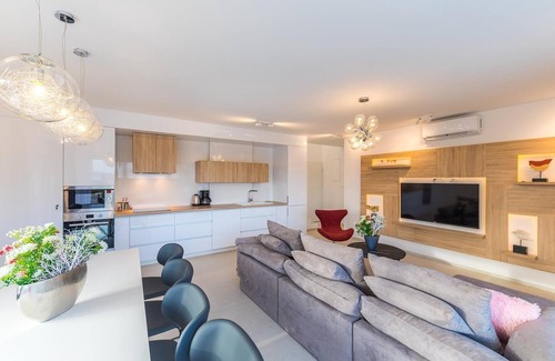 Kastel Gomilica Villa | Luxury villa Ingrid with pool - Eos Croatia