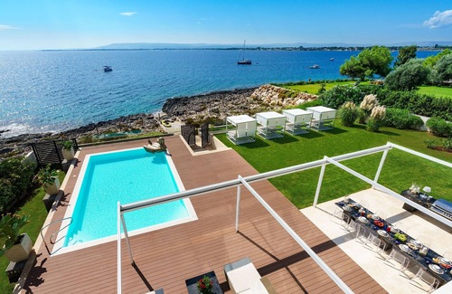 Plemmirio Villa | Luxury villa in Sicily near Syracuse and seafront with pool, AC, Wi-Fi