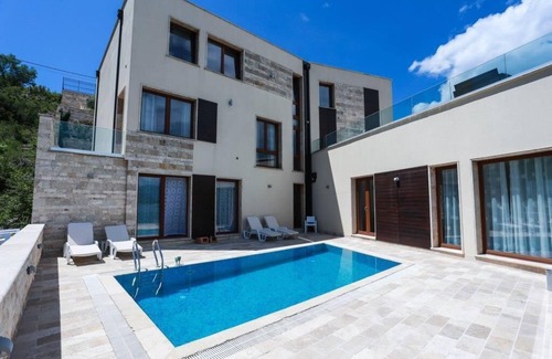 Radovici Villa | Luxury villa on the first line with a private beach and 2 pools