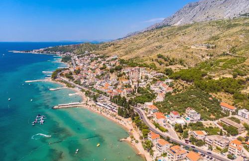 Duce Villa | LUXURY VILLA PARADISE 120m from sandy beach, heated pool, billiard, max 12 pax