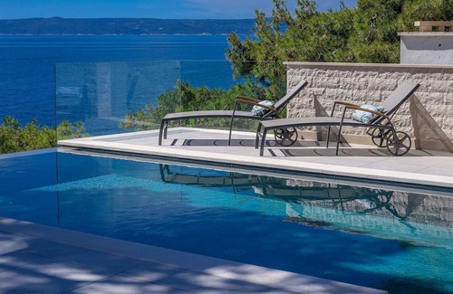 Selca Villa | Luxury Villa Sogno Bianco with Infinity Pool