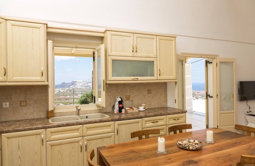Santorini Villa | Luxury Villa with Private Heated Pool, Sunset and Caldera View