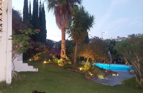 Aldeia das Acoteias Villa | Luxury Villa With Private Pool & Gardens, Near Beaches and Marina