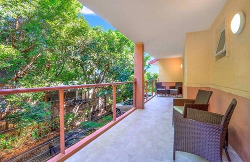 Killcare Apartment | Luxury Villas Daydream at Hardy's Bay (Walk to the beach)