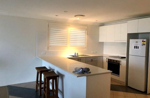 Umina Beach House | Luxury Villas Ocean View on the Esplanade (Walk to the beach)