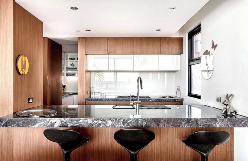 Albert Park Apartment | Luxury Villas The Parade Penthouse (Walk to beach)