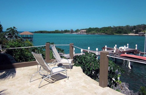 Antoneys Cay Condo | Luxury Waterfront Condo w/Pool, Dock, and Gardens