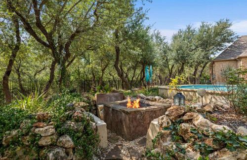 Wimberley House | Luxury Wimberley Escape - 4BR - Pool - Sauna - BBQ