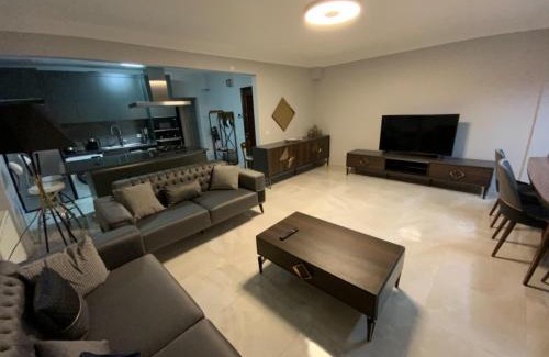Zeytinburnu Apartment | Luxury Z-Apart Family Homes 2 Bedrooms WIFI near Metro Zeytinburnu Istanbul