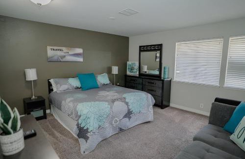 Rancho Oakey House | LV Amazing Single Story - Private Pool Games BBQ