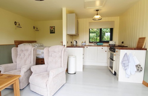 Bude Cabin | Lynstone Lakes