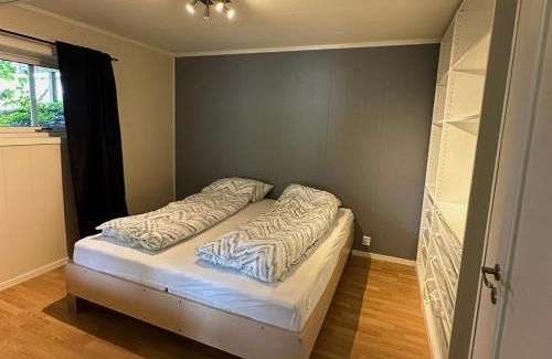 Rubbestadneset Apartment | Lys Leilighet, midt i Rubbestadneset