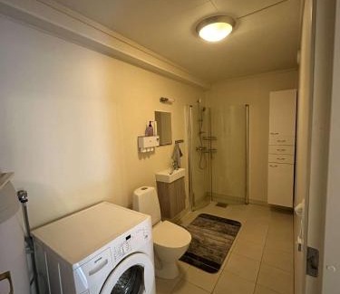Rubbestadneset Apartment | Lys Leilighet, midt i Rubbestadneset