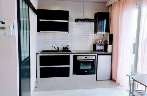 Saint-Denis Apartment | Lys - Your Haven by the Ocean in the Heart of Saint-Denis