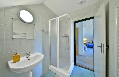 Mirova pod Kozakovem House | MÍSTO na Klokočských skalách - Penzion Kairos