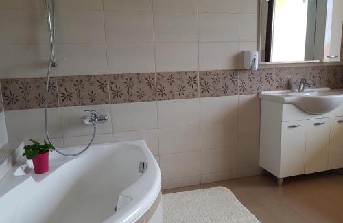 Morahalom House | Mónika Vendégház