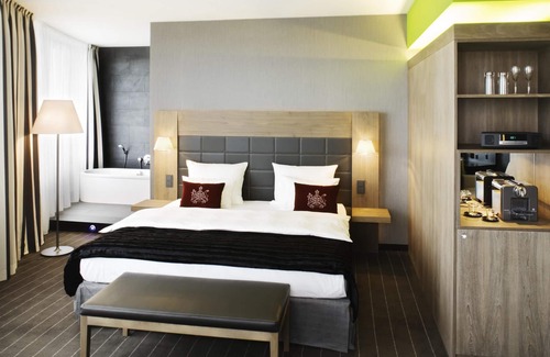 Stuttgart Hotel | Mövenpick Hotel Stuttgart Airport