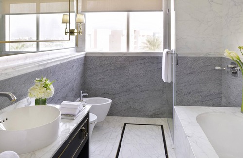 Muharraq Hotel | Mövenpick Hotel Bahrain