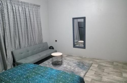 Kempton Park Apartment | M-1 bedroom