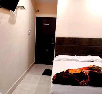 Varanasi House | M G Guest House - By VM Stays