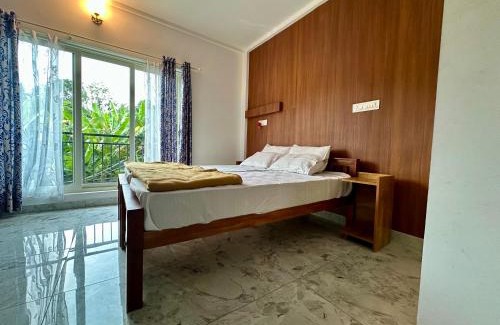 Kaloor Hotel | M M Residency
