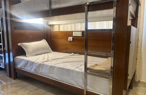 Yeshwanthpur Hotel | M S Comforts