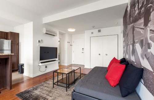 Milton Park Apartment | M11 The LEGO Suite 2BRSofaBed in Prime Location