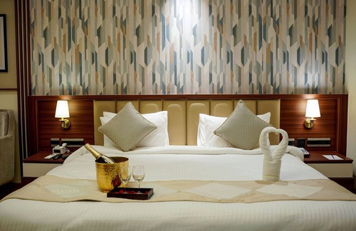 Sadar Hotel | M2 Square by Monday Premium