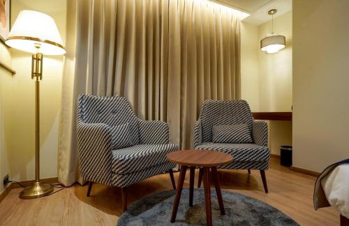 Sadar Hotel | M2 Square by Monday Premium