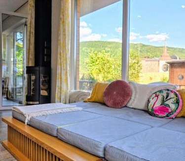 Sofia House | Ma-Bebe Play House with Private Sauna - Lake, Parks and SPA Pools in 5 min