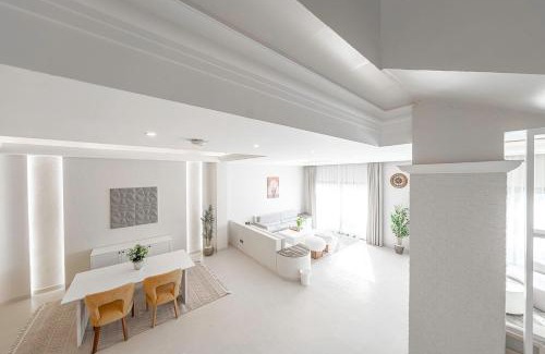 King Abdul Aziz Road Villa | Mabaat-Jasmine Greek Villa 4BR- 583 Villa 4