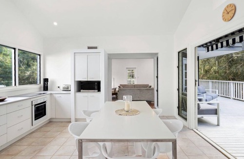 Macmasters Beach House | 'Mac's Beach House' by Accom Holidays