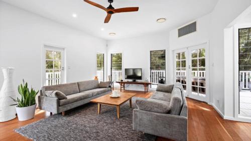 Macmasters Beach House | 'Macs Beach House' by HolidayCo