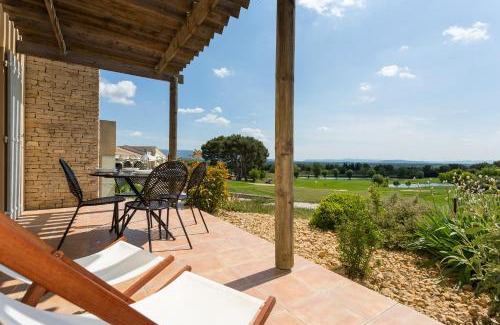Saumane-de-Vaucluse Apartment | Madame Vacances Résidence Provence Country Club