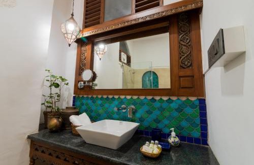 Vadodara House | Madhav Bagh - Royal Heritage Stay