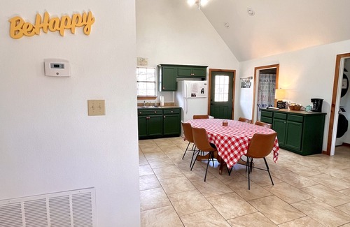 Gore Cabin | Maggie May Nostalgic Cabin @ Tenkiller - 2 minutes to boat ramp & state park!