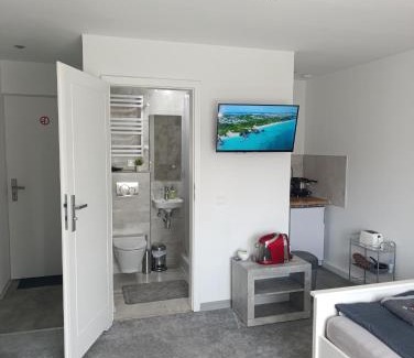 Goerlitz Apartment | Magic Crystal & Netflix
