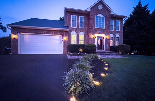 Manassas Villa | Magic Hide Aways